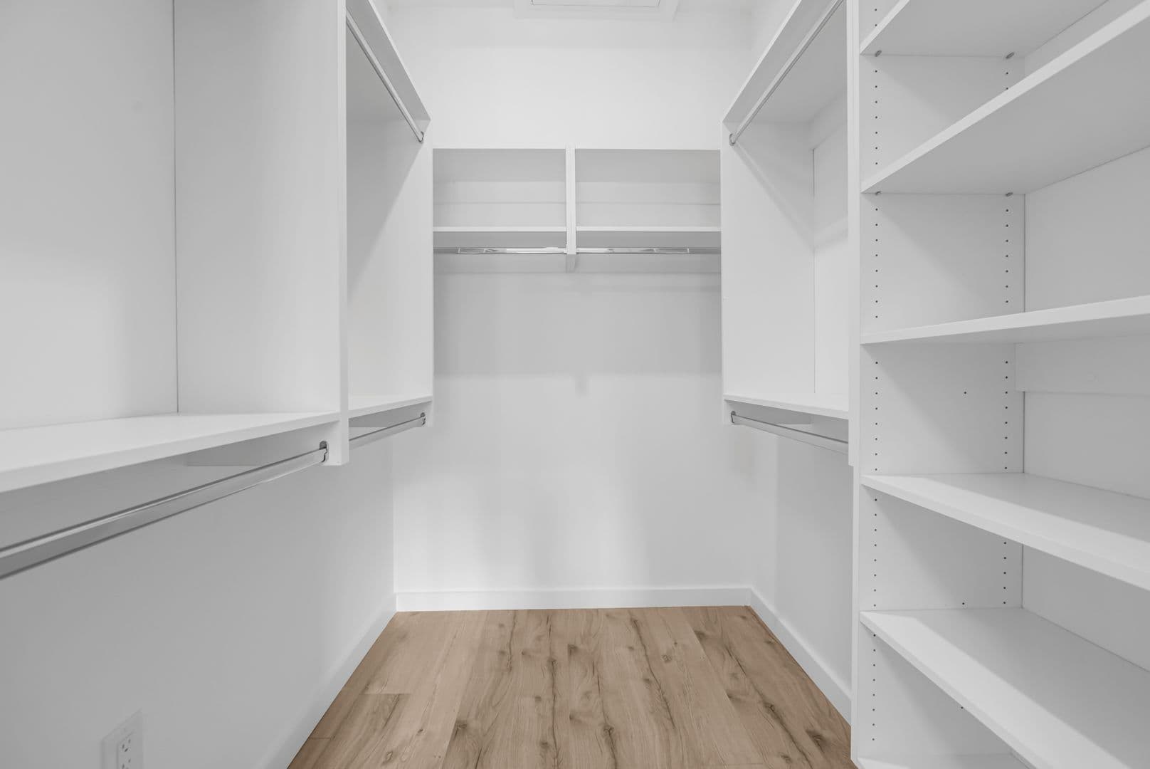 Harrison Apartment: 1100 S 5th Street