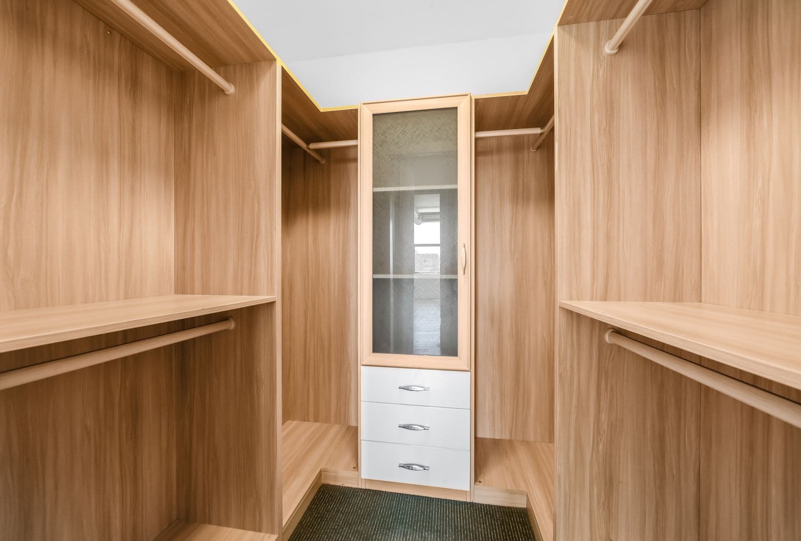 Jersey City Apartment: 299 Coles St