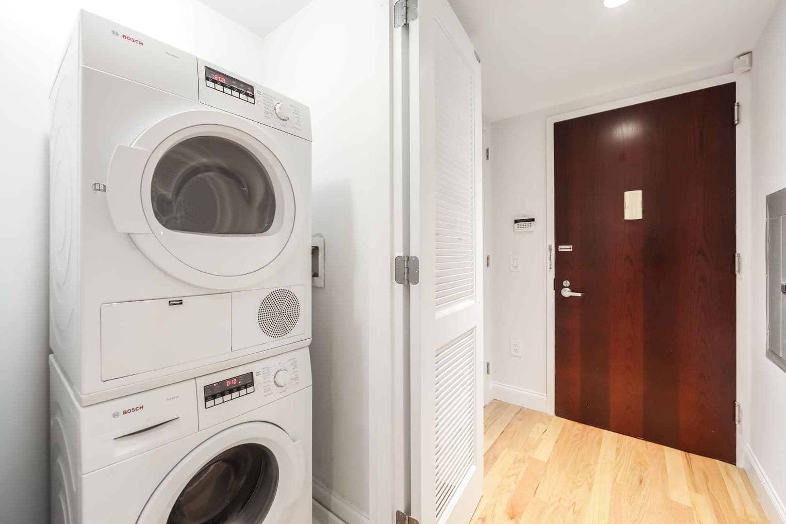 Weehawken Apartment: 1710 Park Ave