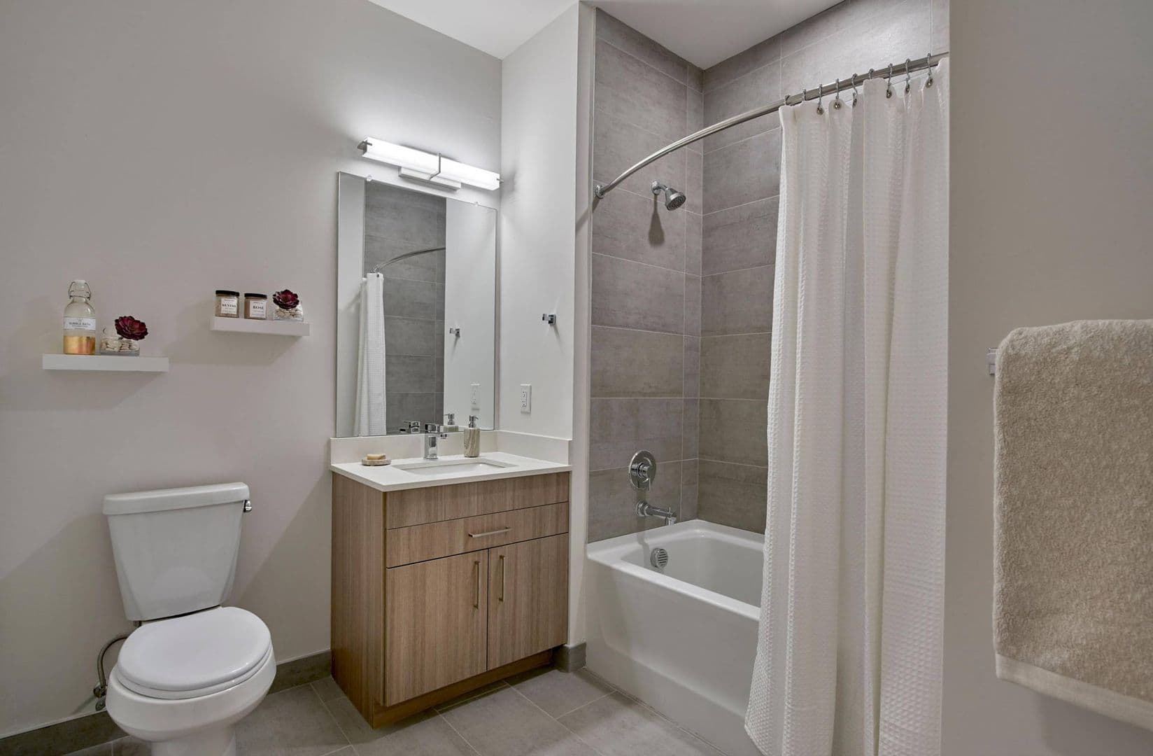Bogota Apartment: 1100 W Fort Lee Road
