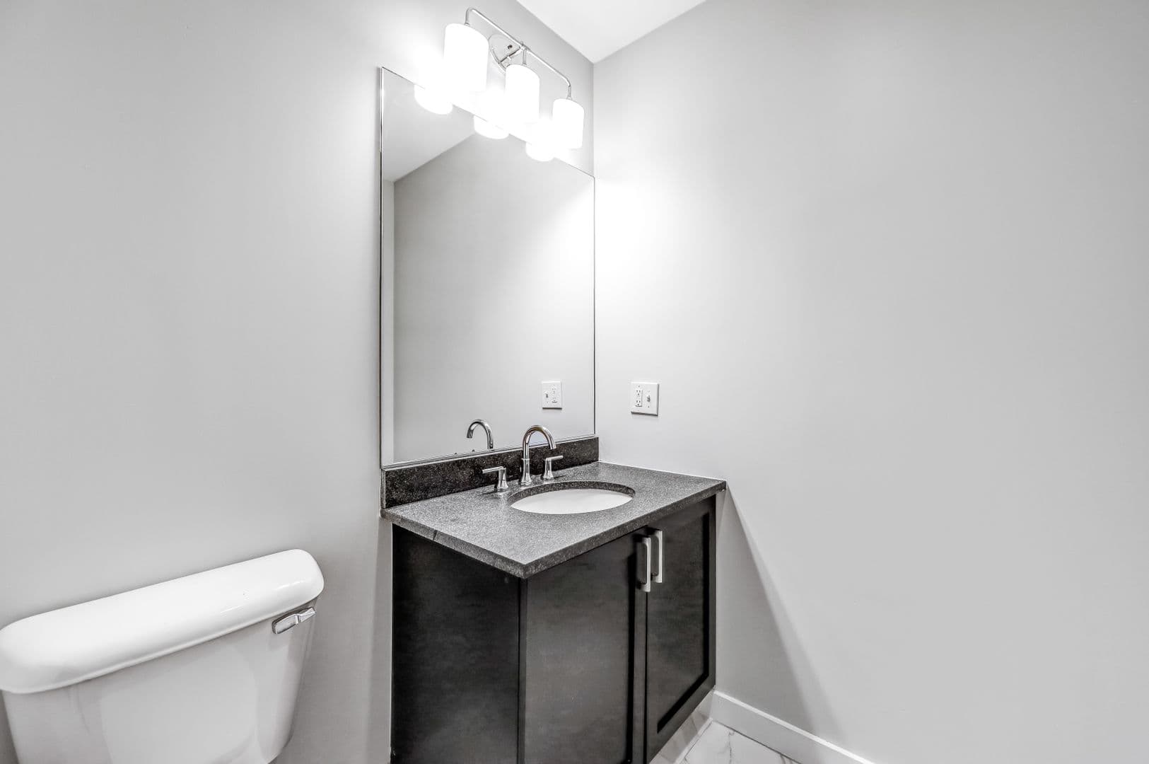 Jersey City Apartment: 299 Coles St