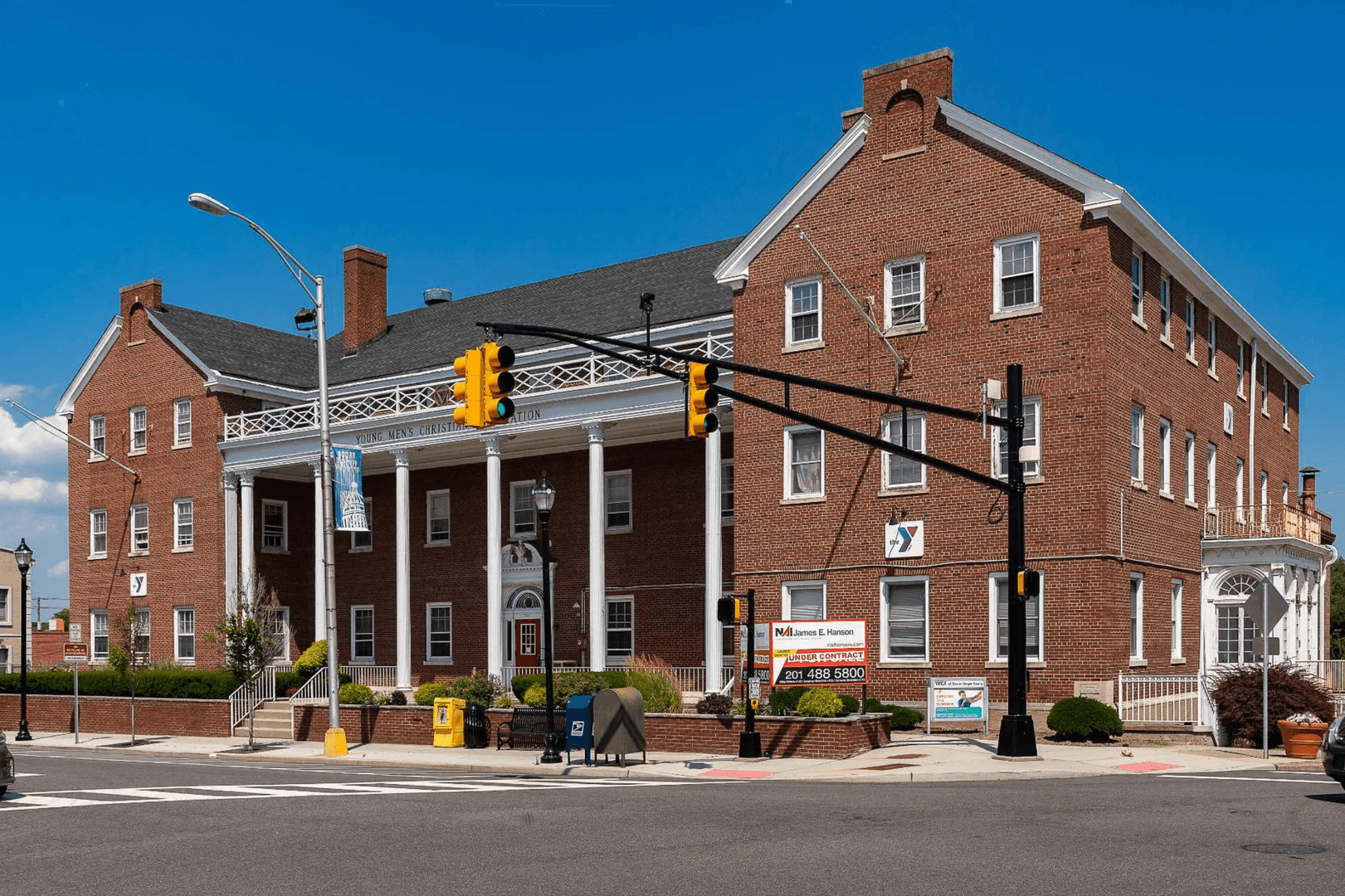 Hackensack Apartment: 2 Park Ave