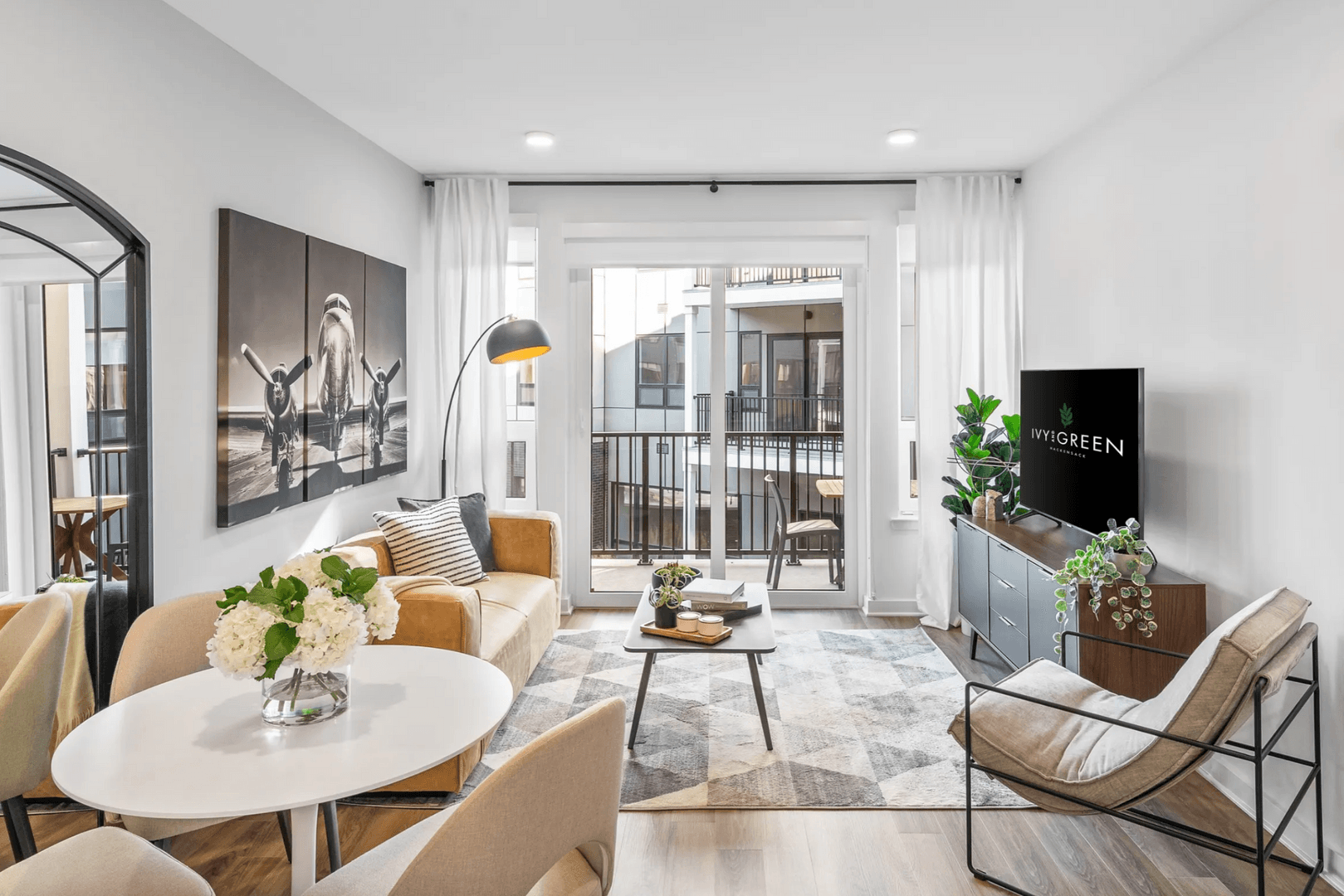Hackensack Apartment: 2 Park Ave