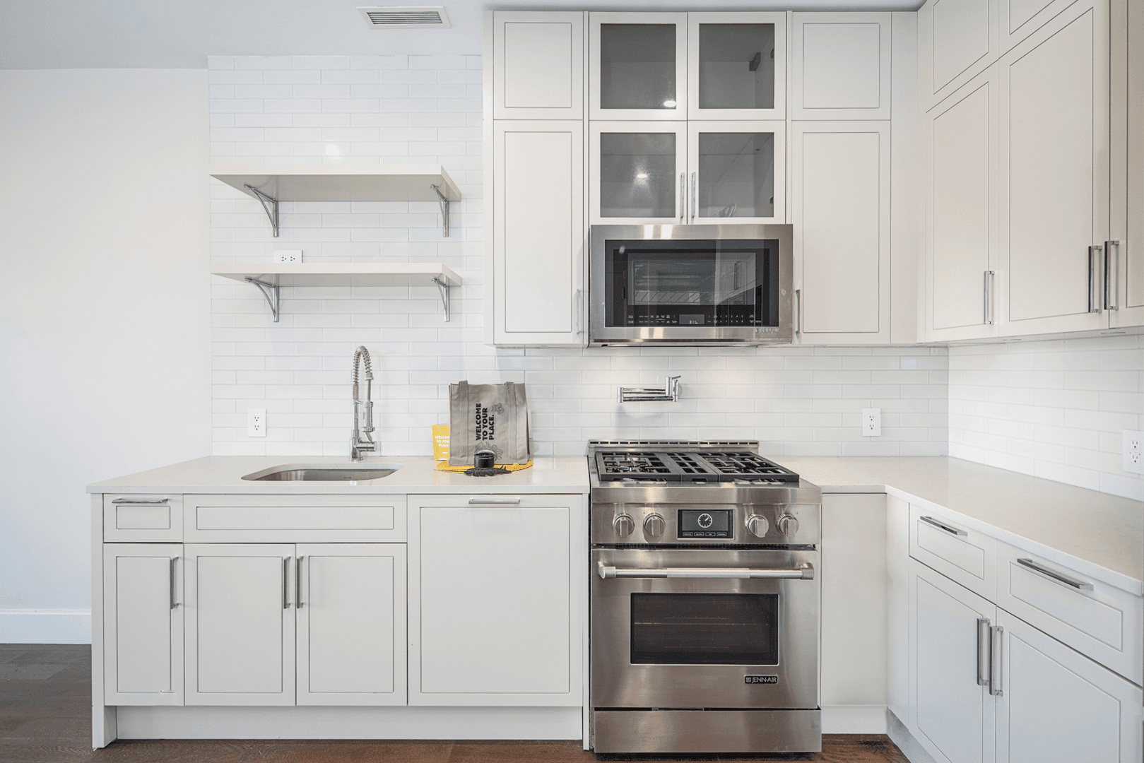 Jersey City Apartment: 370 9th st
