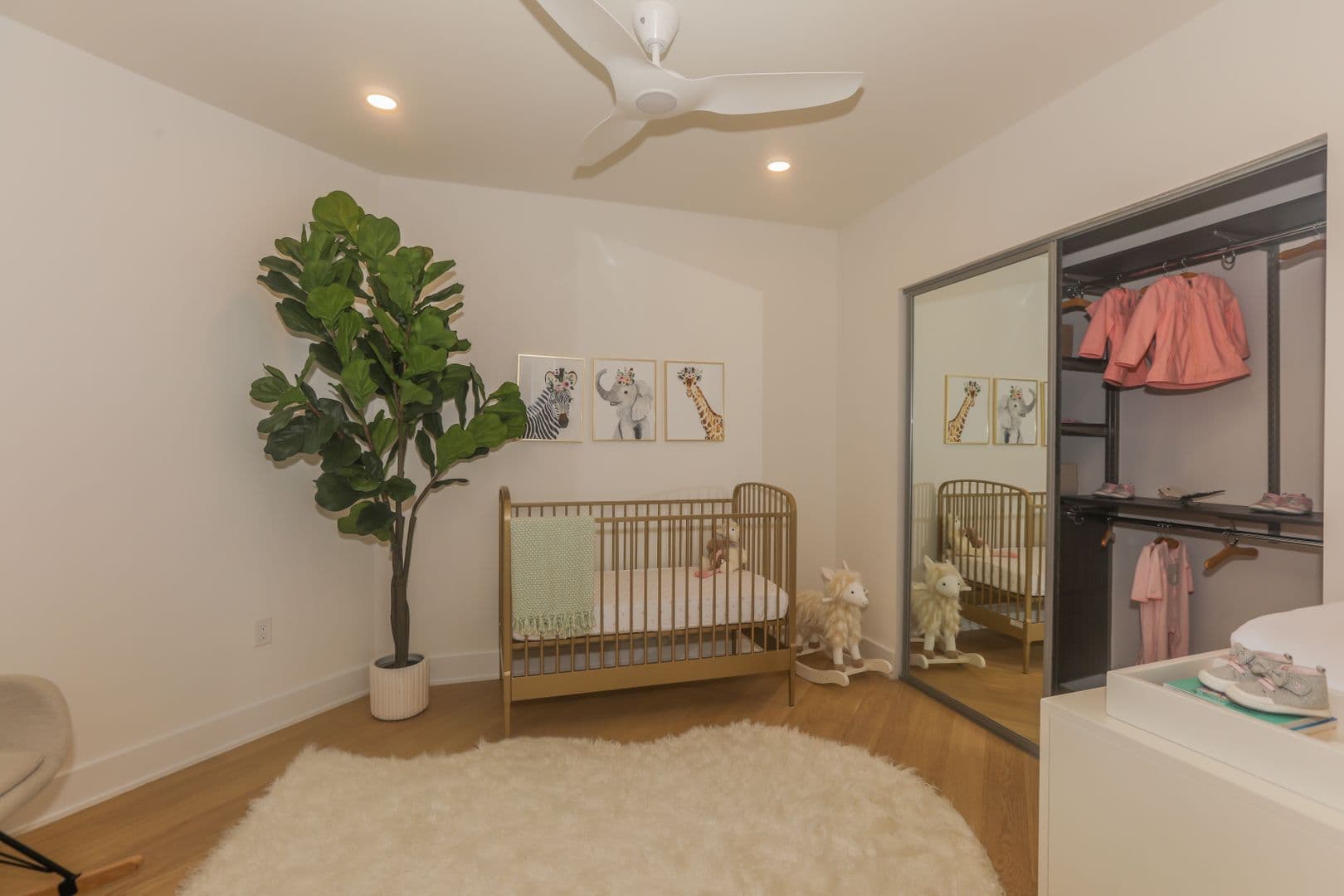 Edgewater Apartment: 7650 River Road