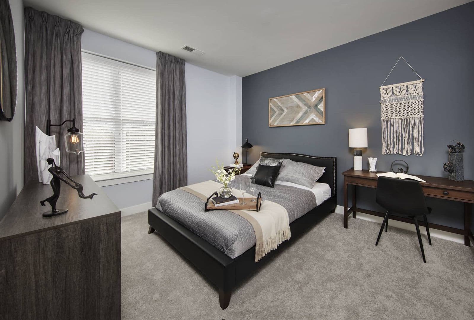 Englewood Apartment: 5 William Street,