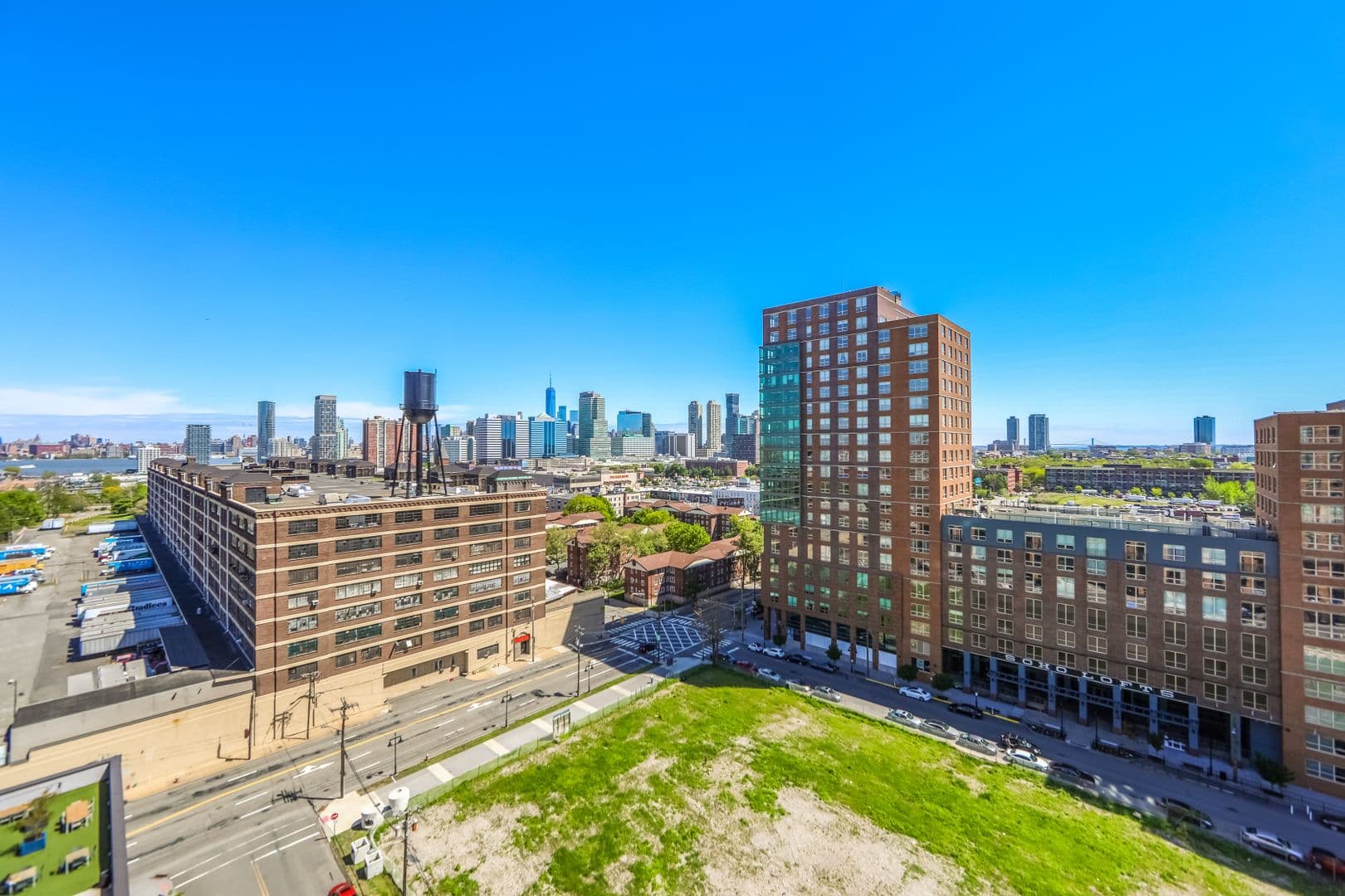 Jersey City Apartment: 299 Coles St