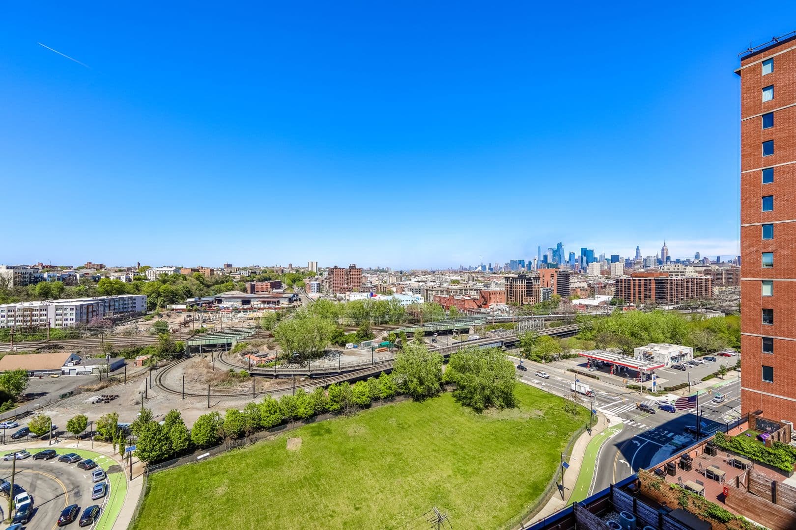 Jersey City Apartment: 299 Coles St