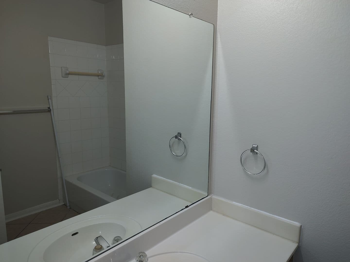 Leander House: 2206 S Bagdad unit B