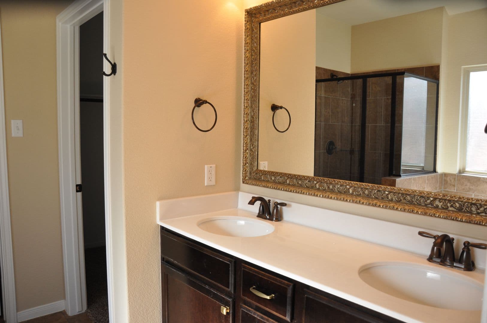 Temple House: 5603 Drury Lane