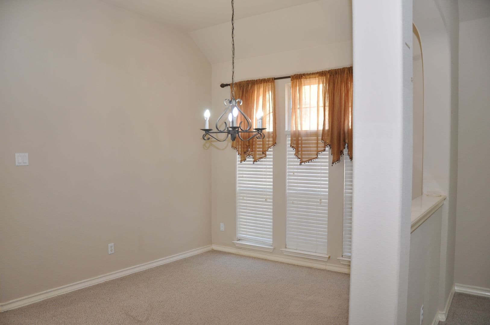 Austin House: 16616 Dalmahoy Drive