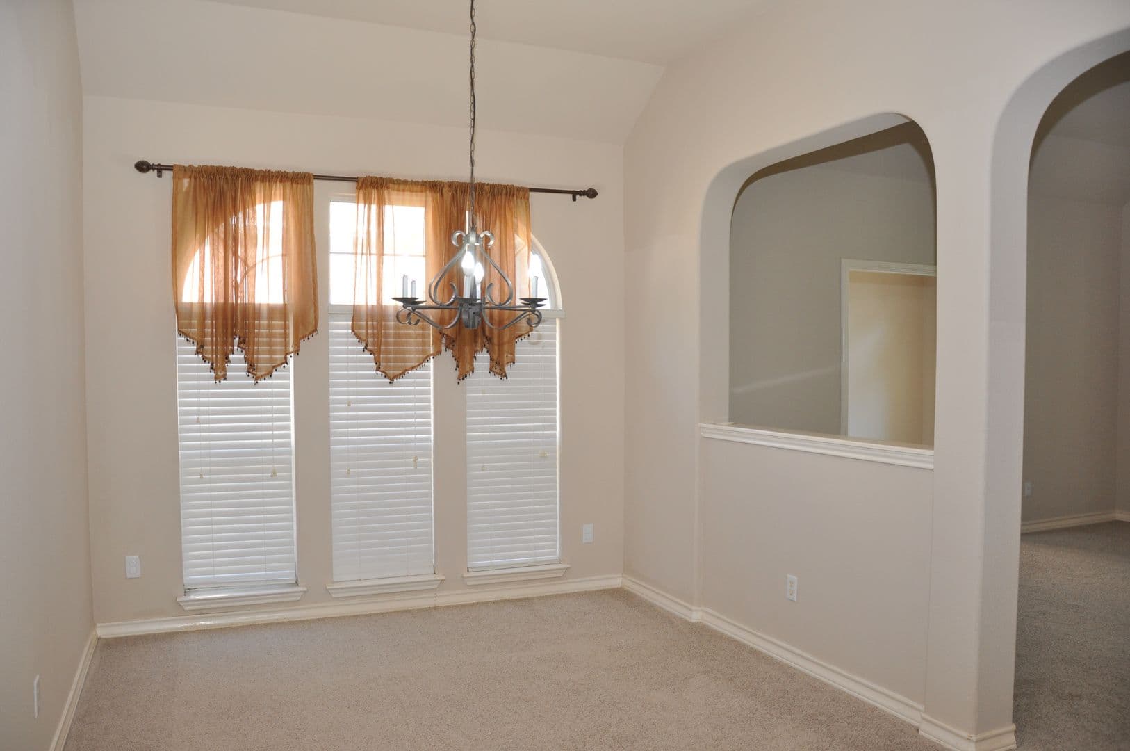Austin House: 16616 Dalmahoy Drive