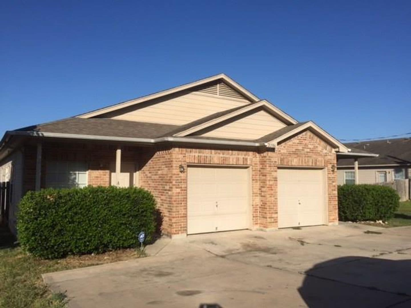 Leander House: 2206 S Bagdad unit B