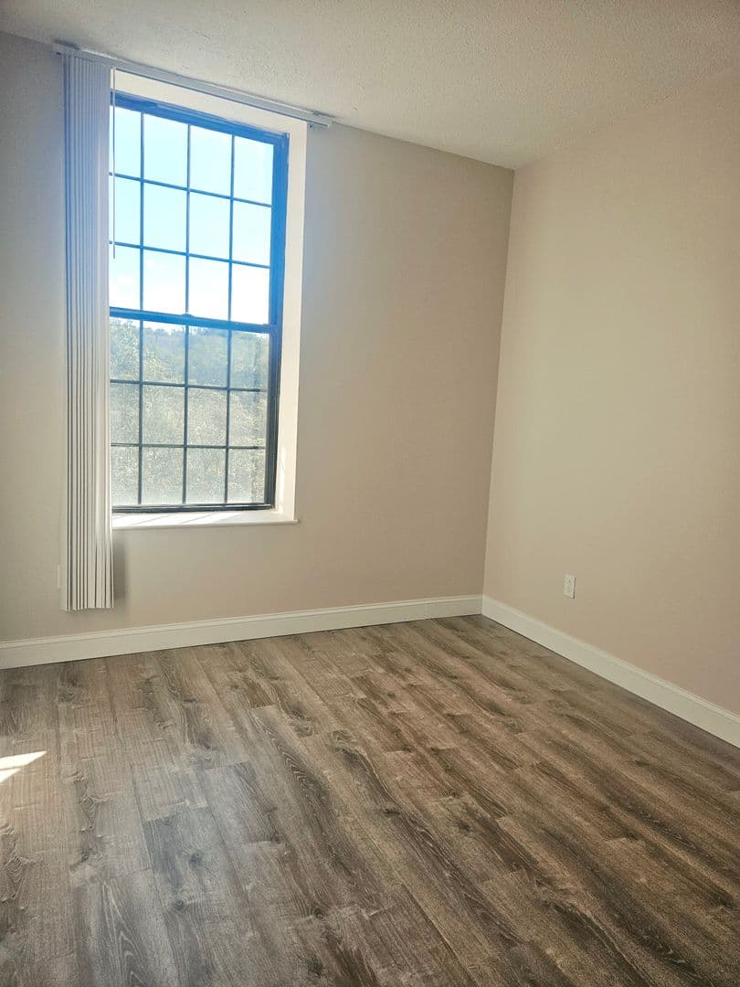 Fall River Apartment: 2 Weaver Street