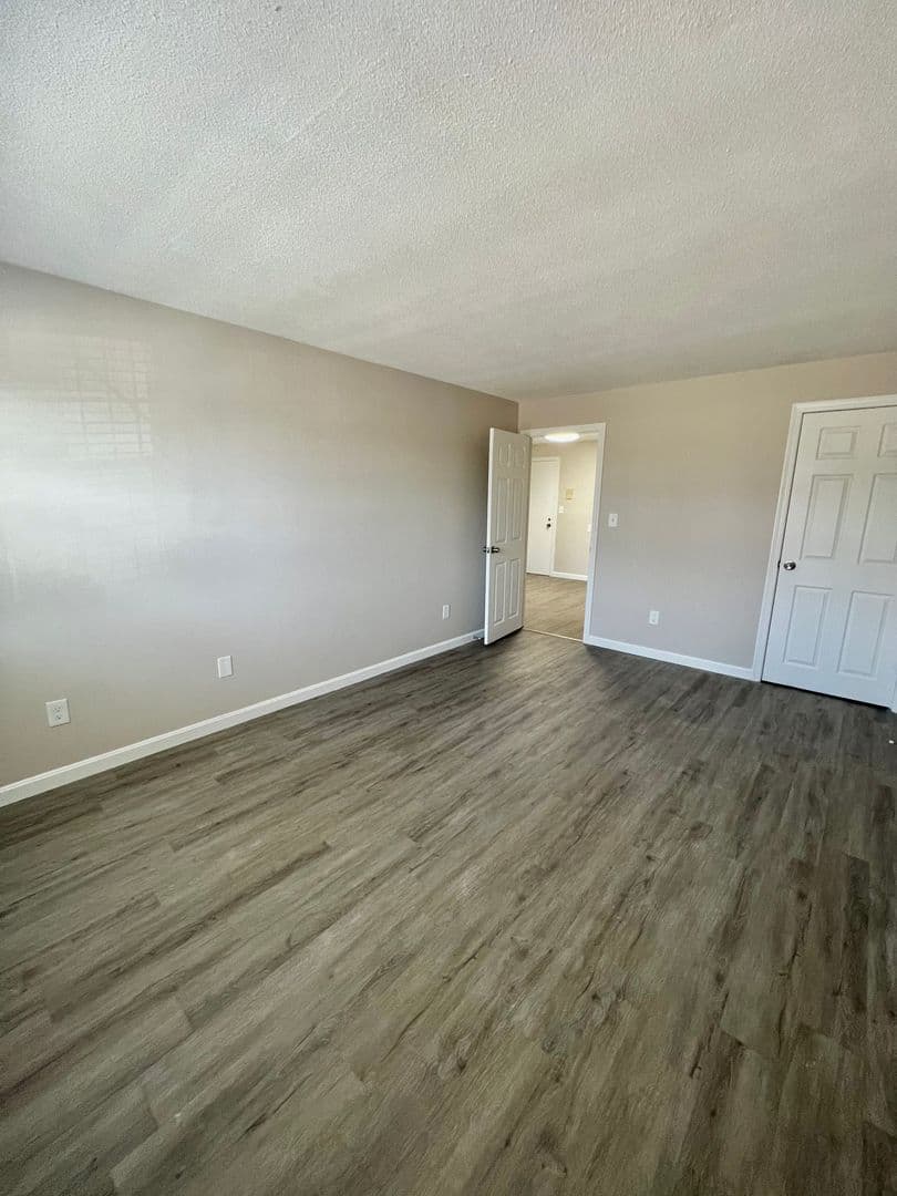 Gardner Apartment: 90 Ridgewood Lane