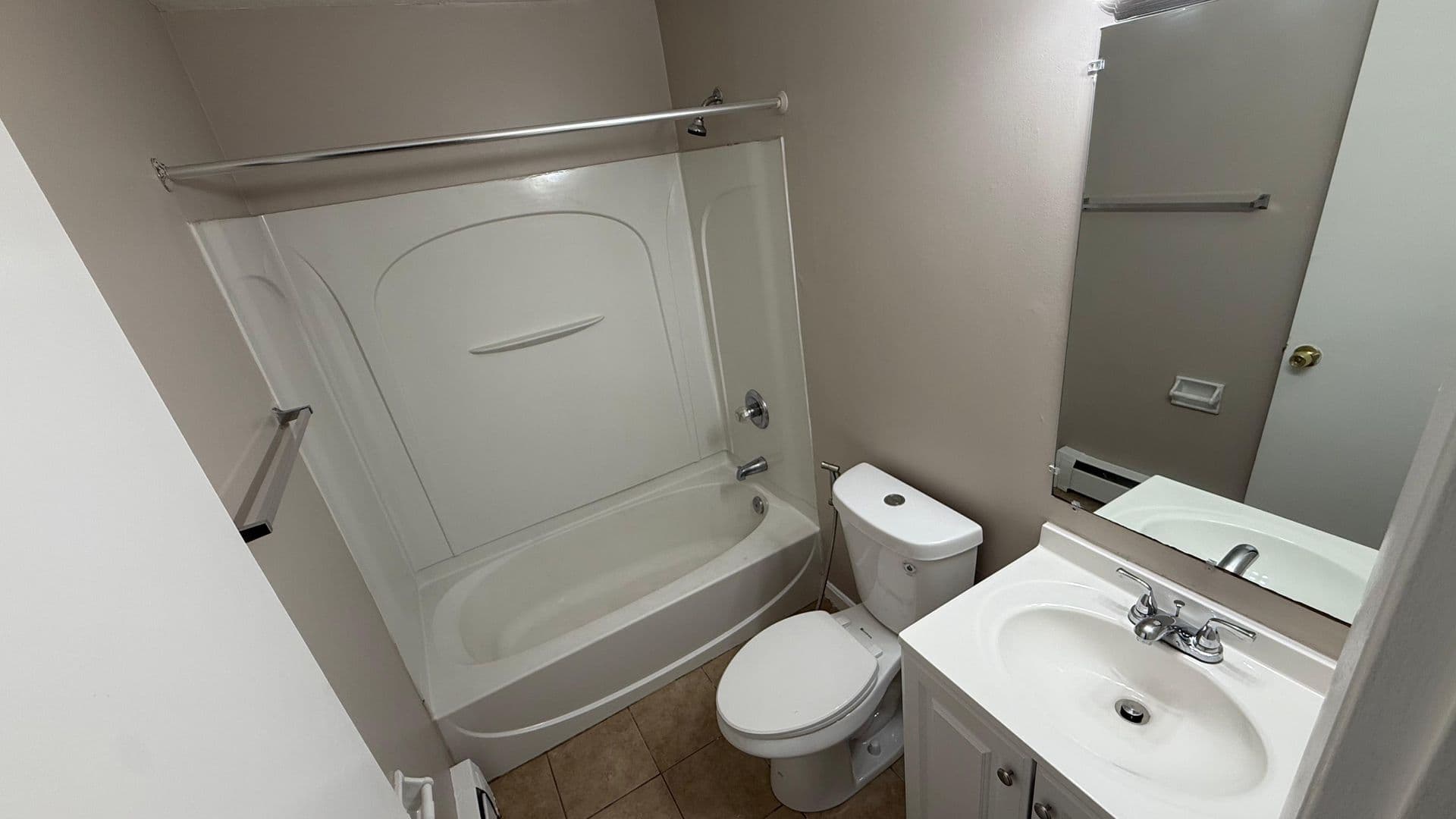 Worcester Apartment: 10 Henry Terrace