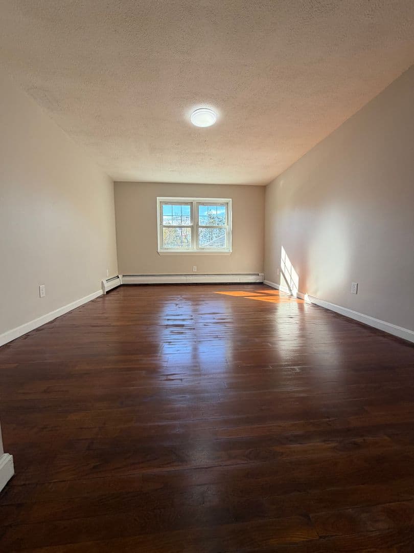 Lowell Apartment: 260 Nesmith Street