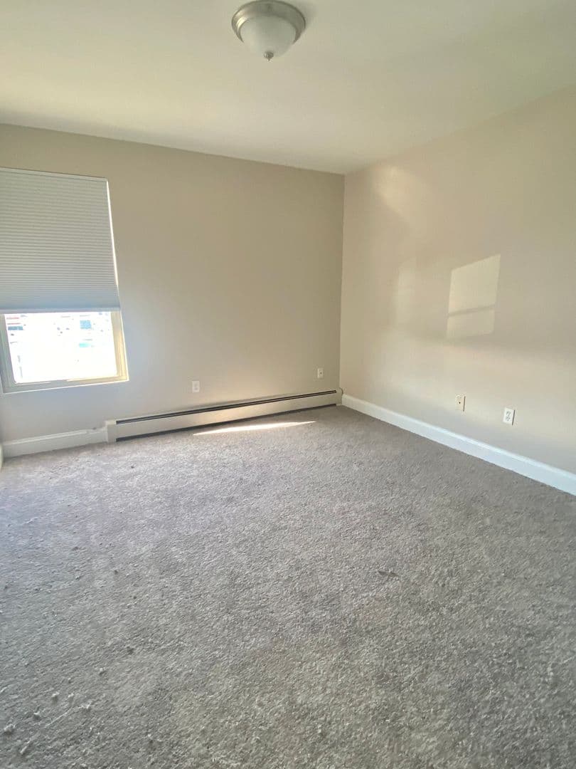 Fall River Apartment: 683-677-669-665-663-655 -631- 543 - 569 - 545 Middle Street