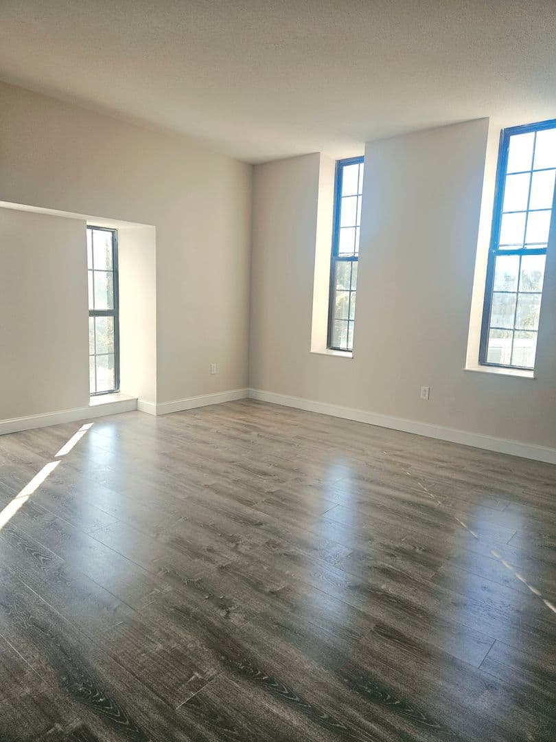 Fall River Apartment: 2 Weaver Street