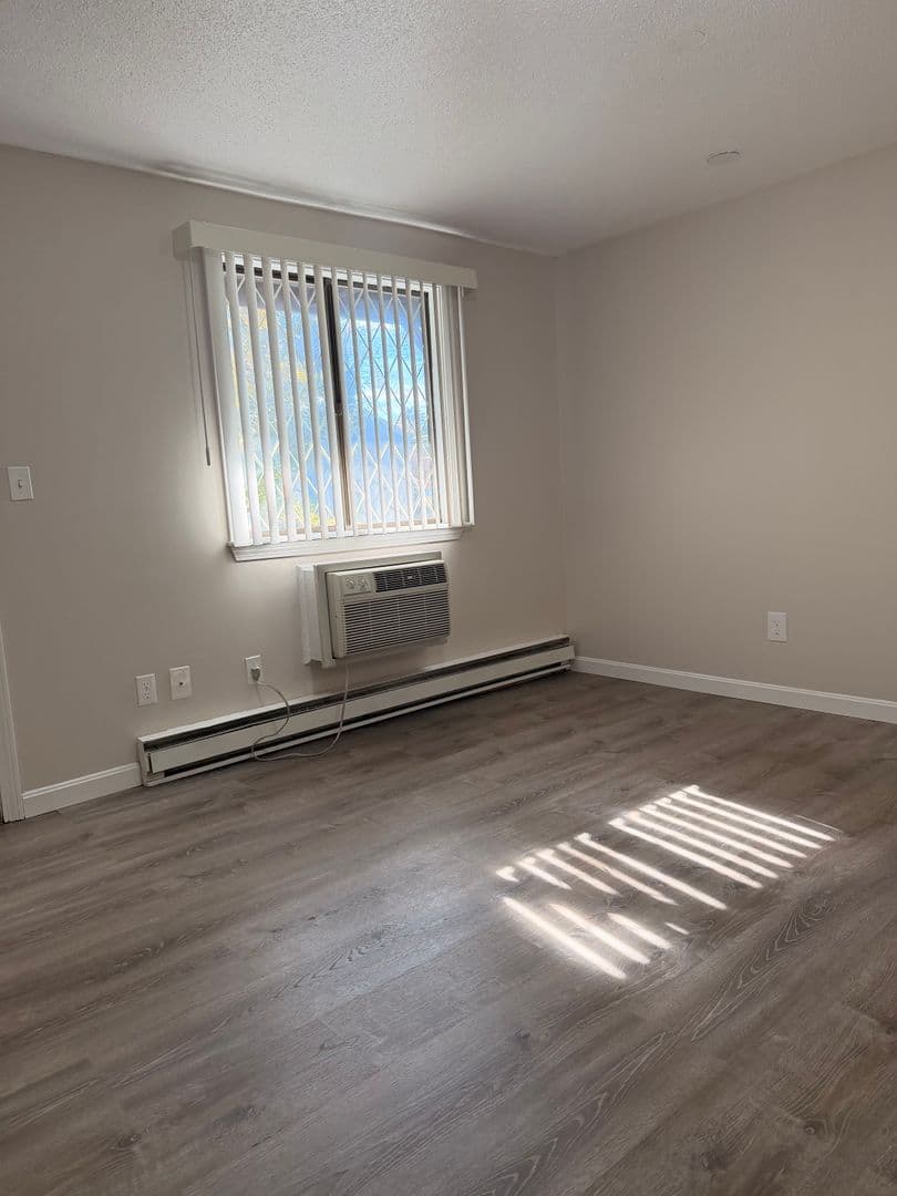 Ayer Apartment: 75 Groton School Road