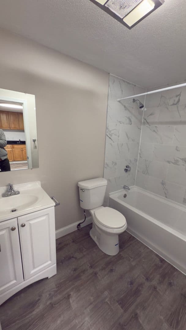 Gardner Apartment: 90 Ridgewood Lane