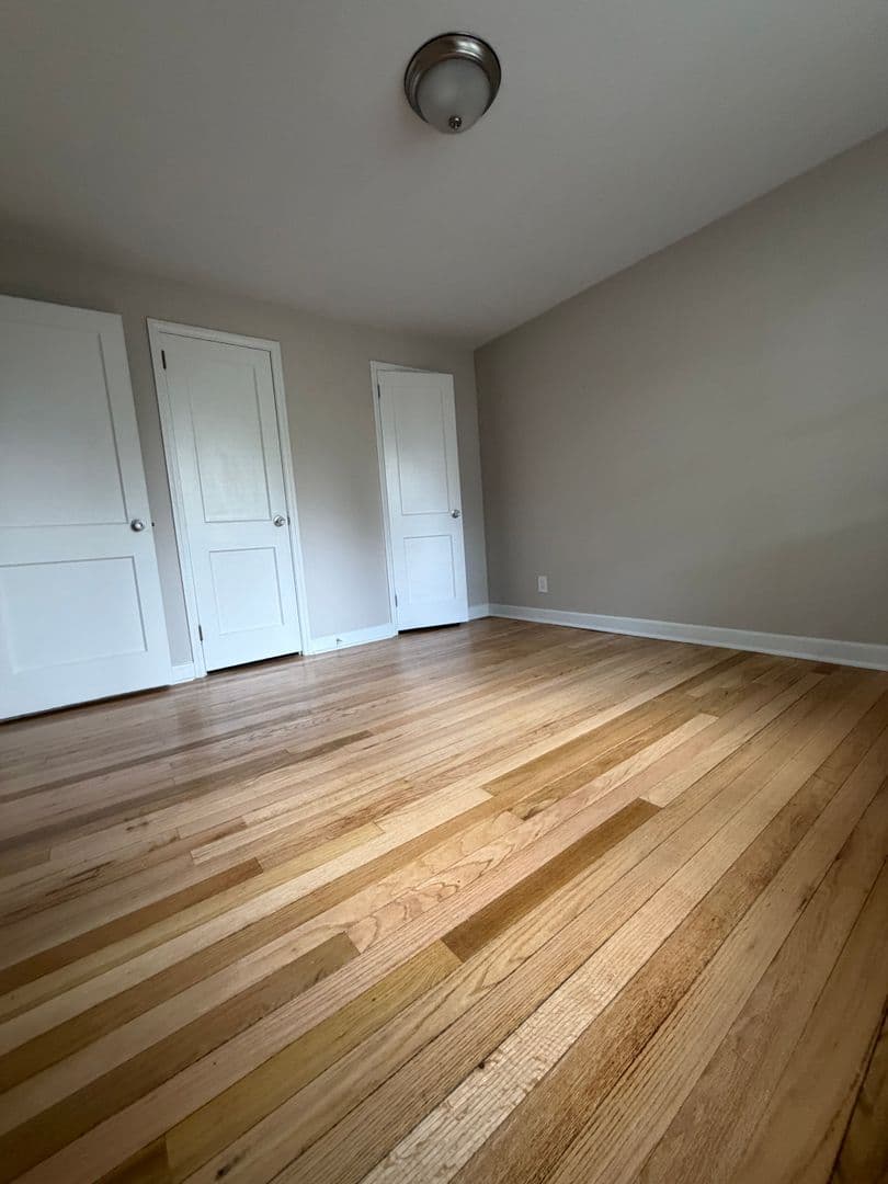 Somerset Apartment: 102 Shawomet Avenue