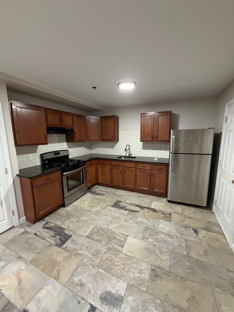Lowell Apartment: 144 Stevens Street