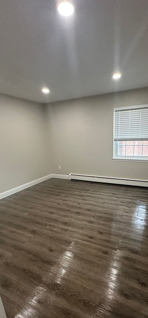 Middletown Apartment: 3 Admiralty Drive