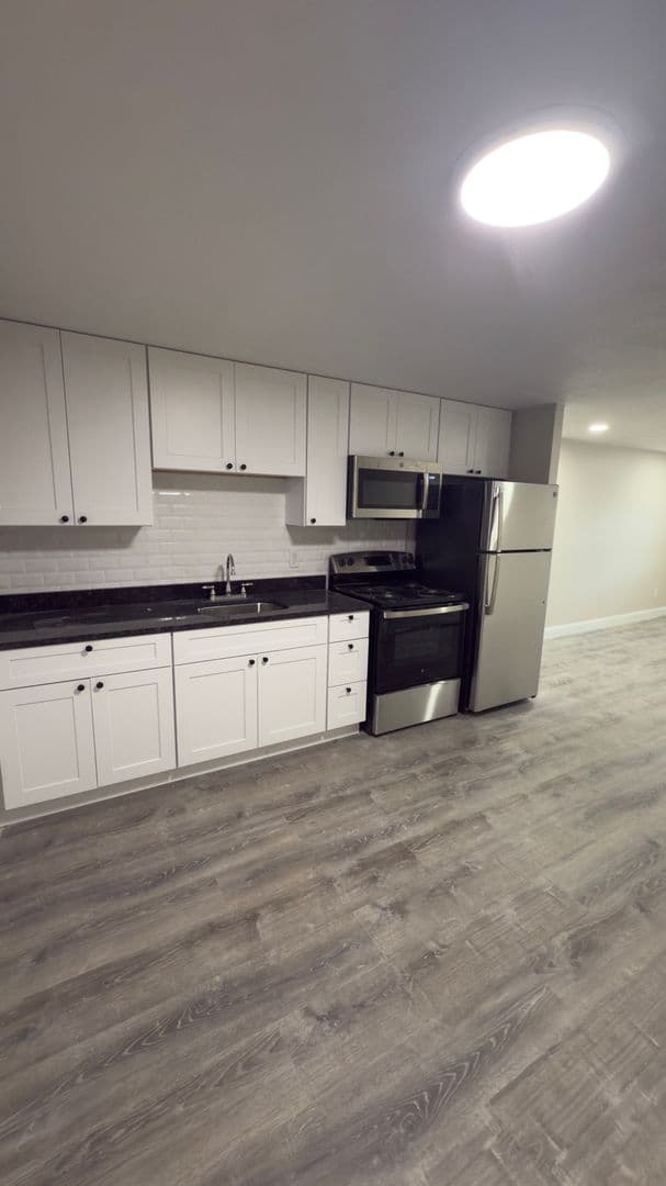 Gardner Apartment: 90 Ridgewood Lane