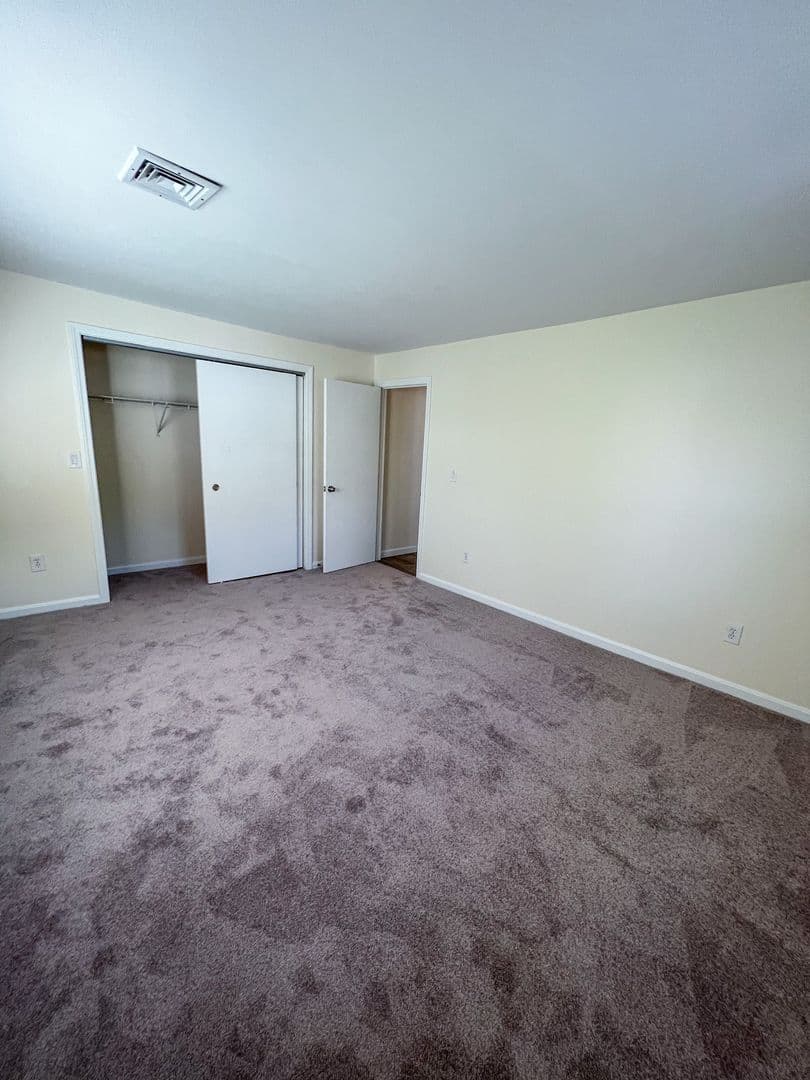 Fall River Apartment: 4000 North Main Street