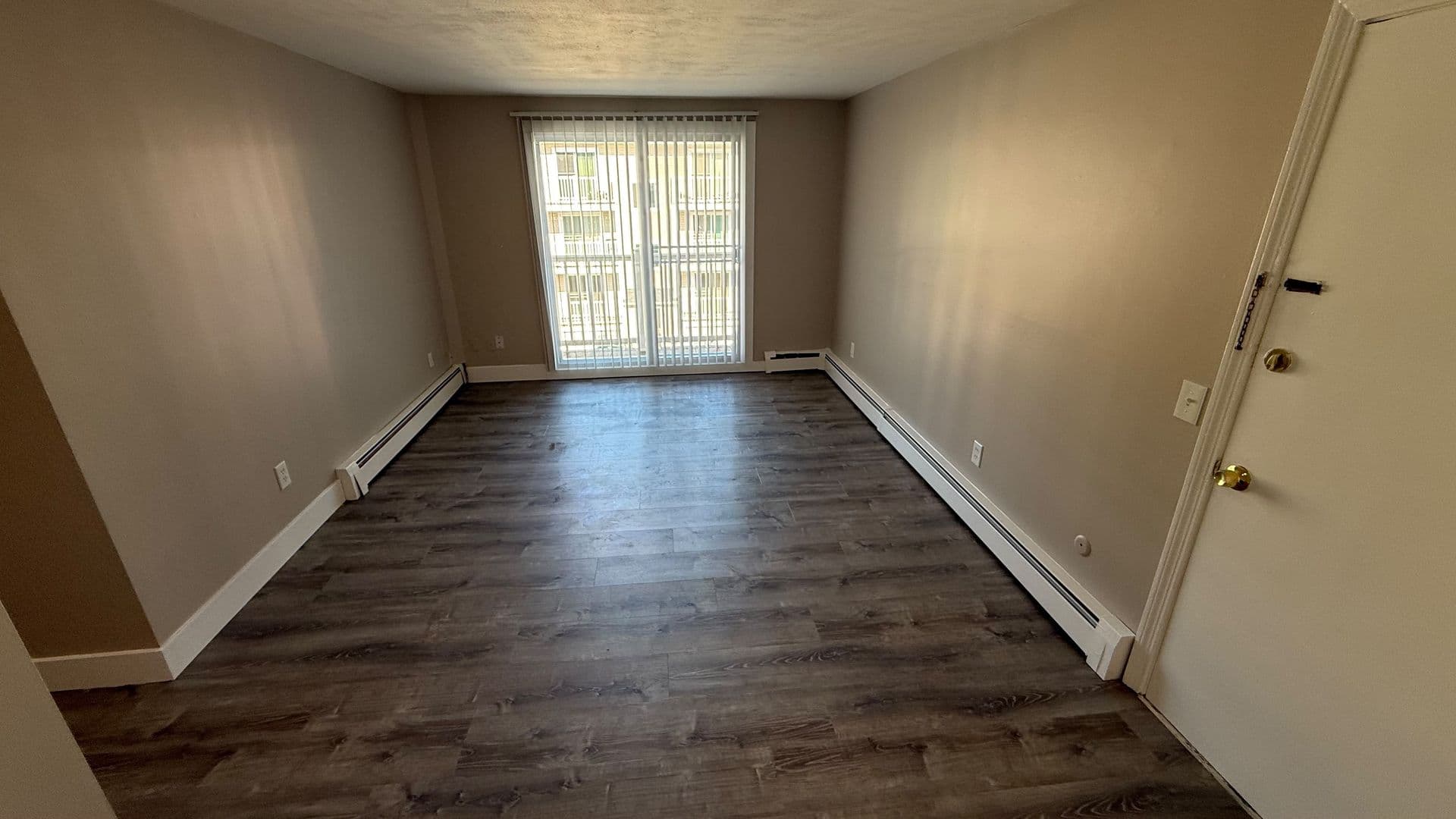 Worcester Apartment: 6 Henry Terrace