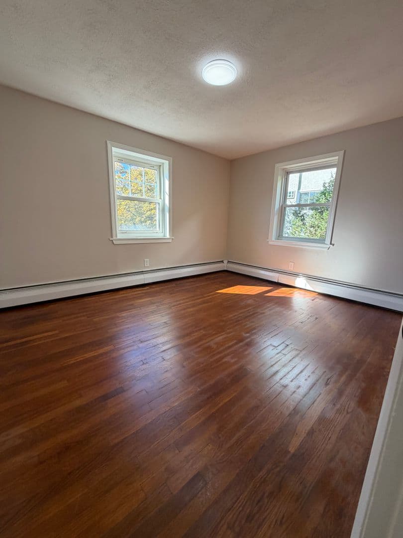 Lowell Apartment: 260 Nesmith Street