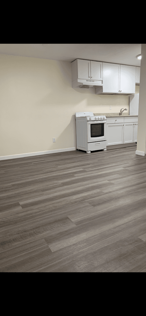 Ayer Apartment: 75 Groton School Road