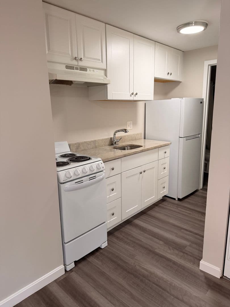 Ayer Apartment: 75 Groton School Road