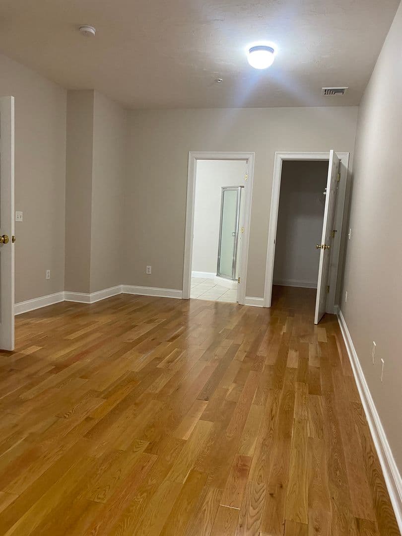 Fall River Apartment: 4801 North Main street