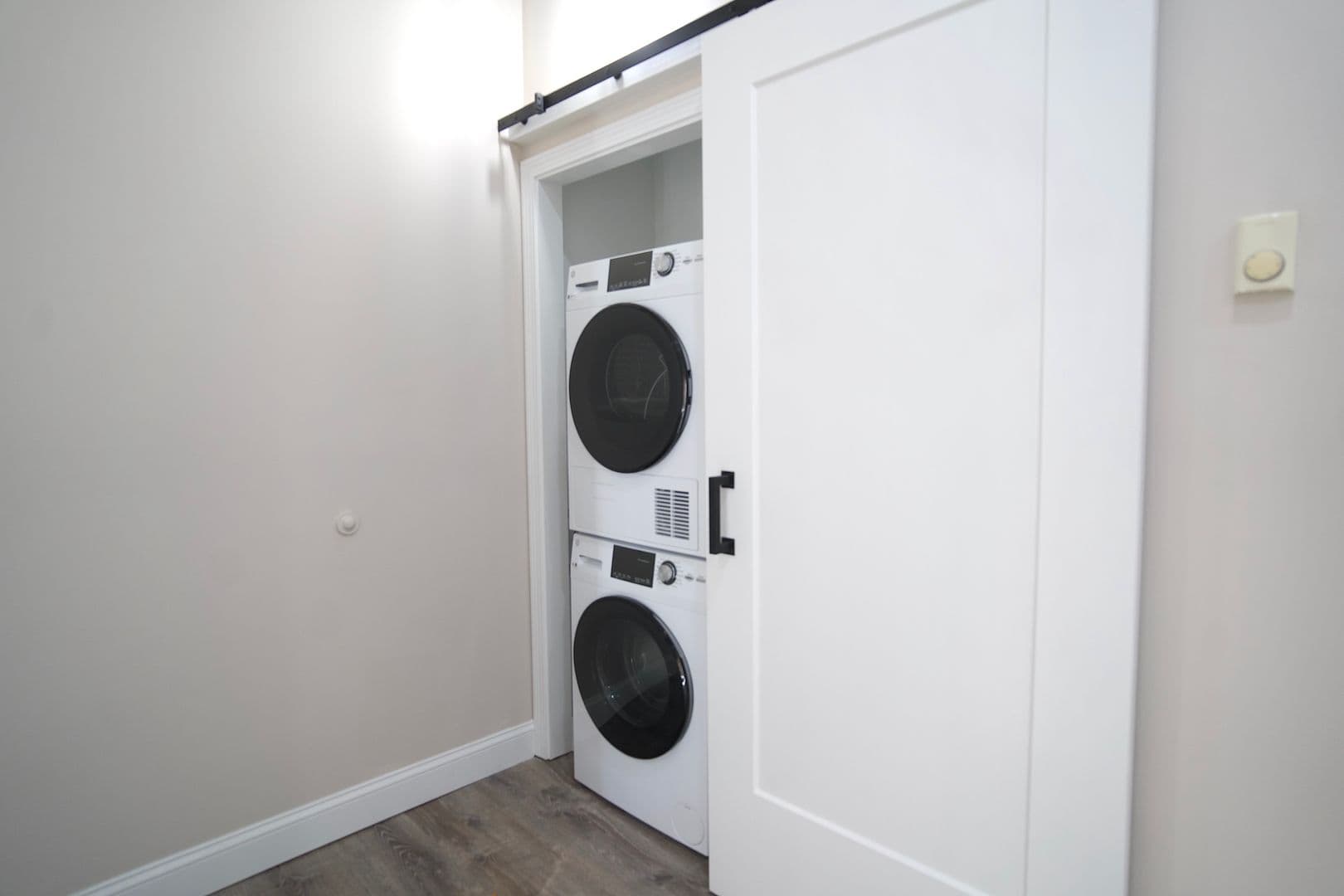 Quincy Apartment: 1020 Southern Artery