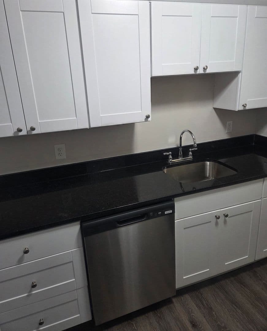 Middletown Apartment: 3 Admiralty Drive