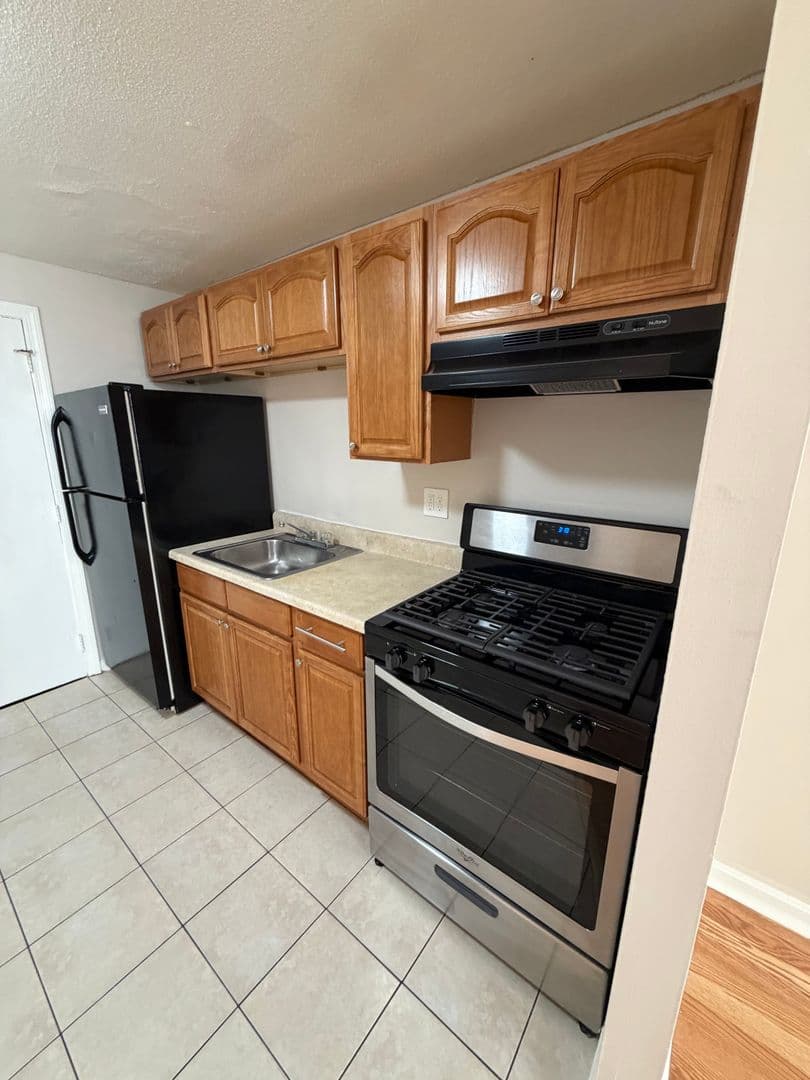 Lowell Apartment: 134-140-148 Willard Street