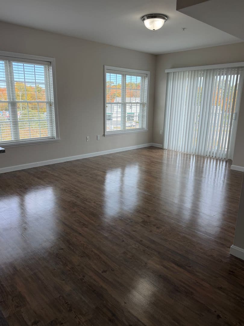 Dartmouth Apartment: 1 Candy Apple Dr.