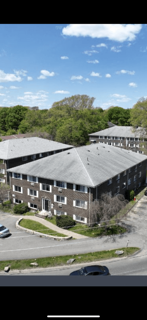 Lowell Apartment: 134-140-148 Willard Street