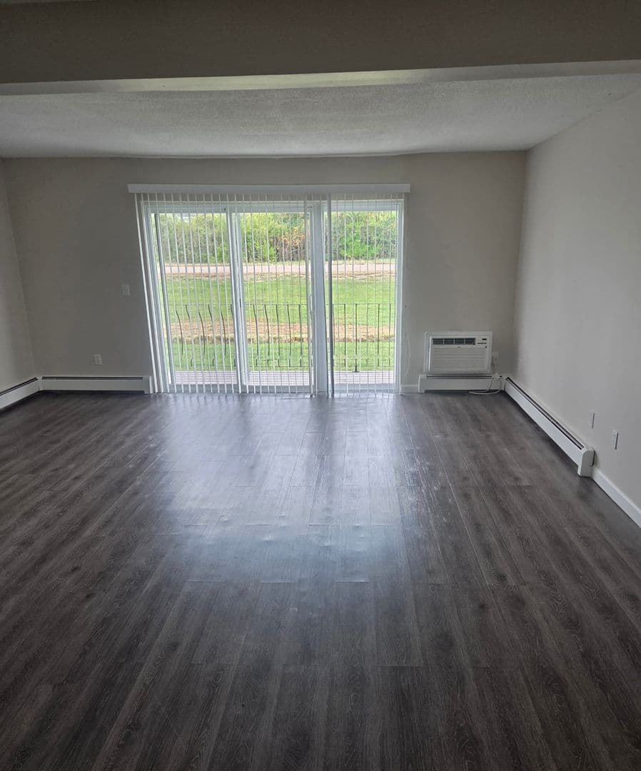 Middletown Apartment: 3 Admiralty Drive