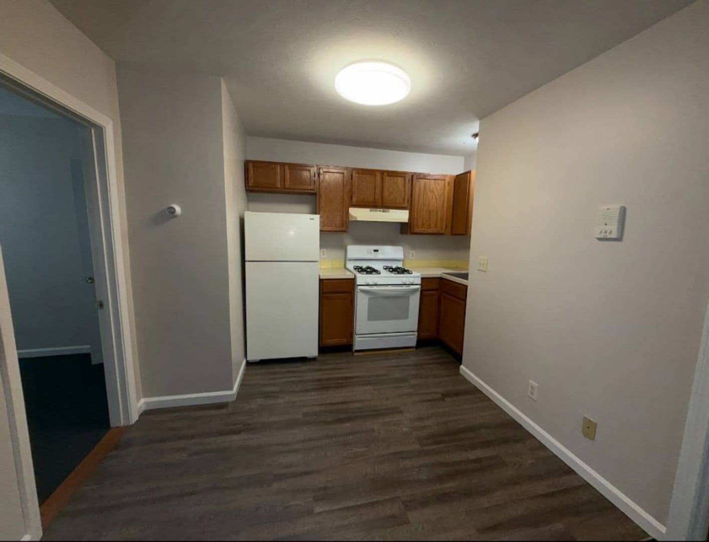Fall River Apartment: 683-677-669-665-663-655 -631- 543 - 569 - 545 Middle Street