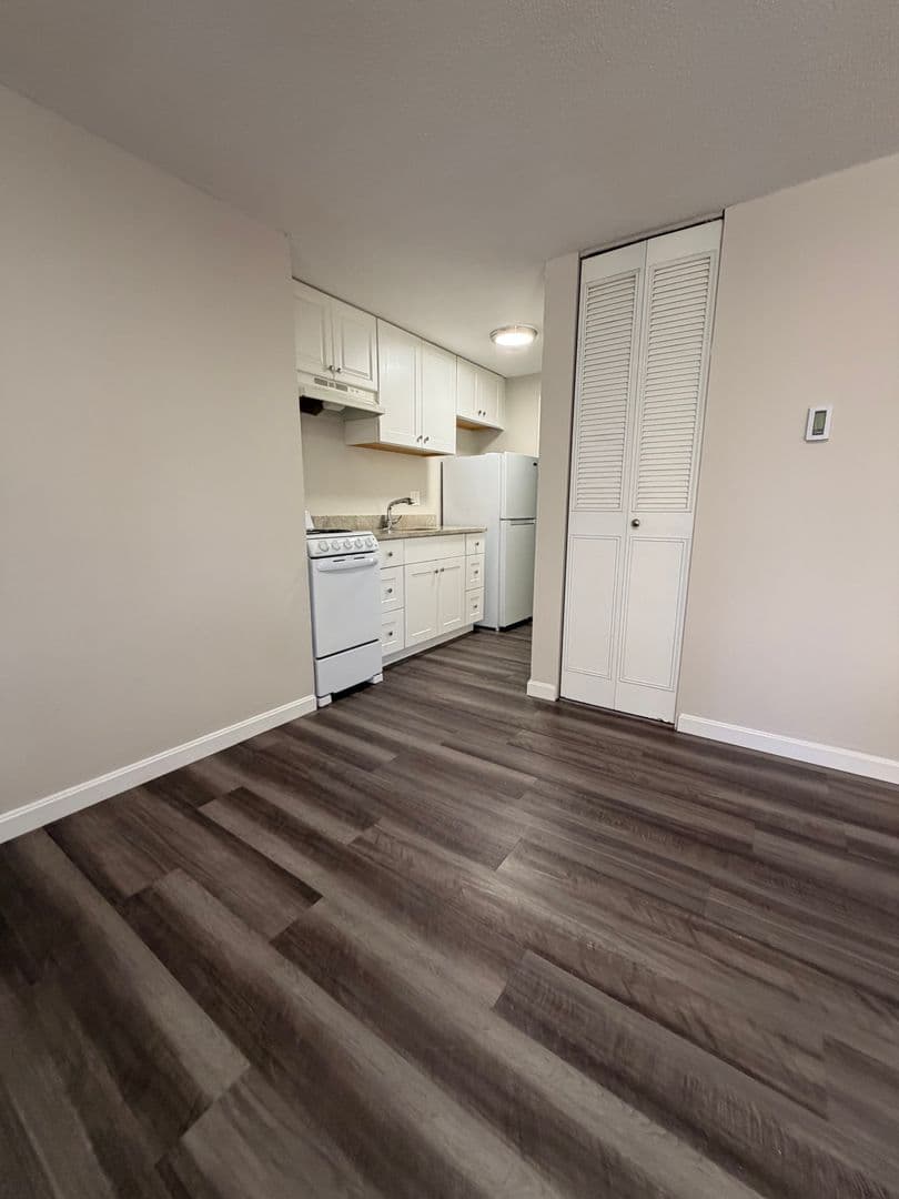 Ayer Apartment: 75 Groton School Road