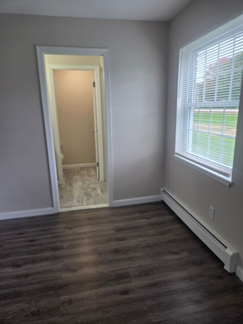 Middletown Apartment: 3 Admiralty Drive