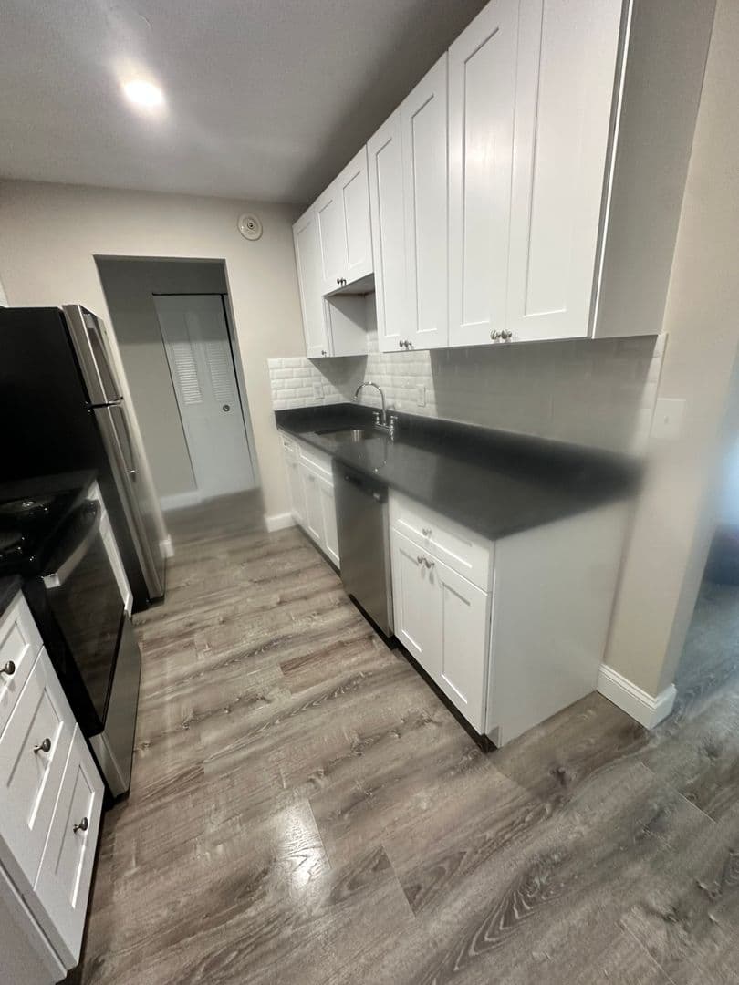 Middletown Apartment: 3 Admiralty Drive