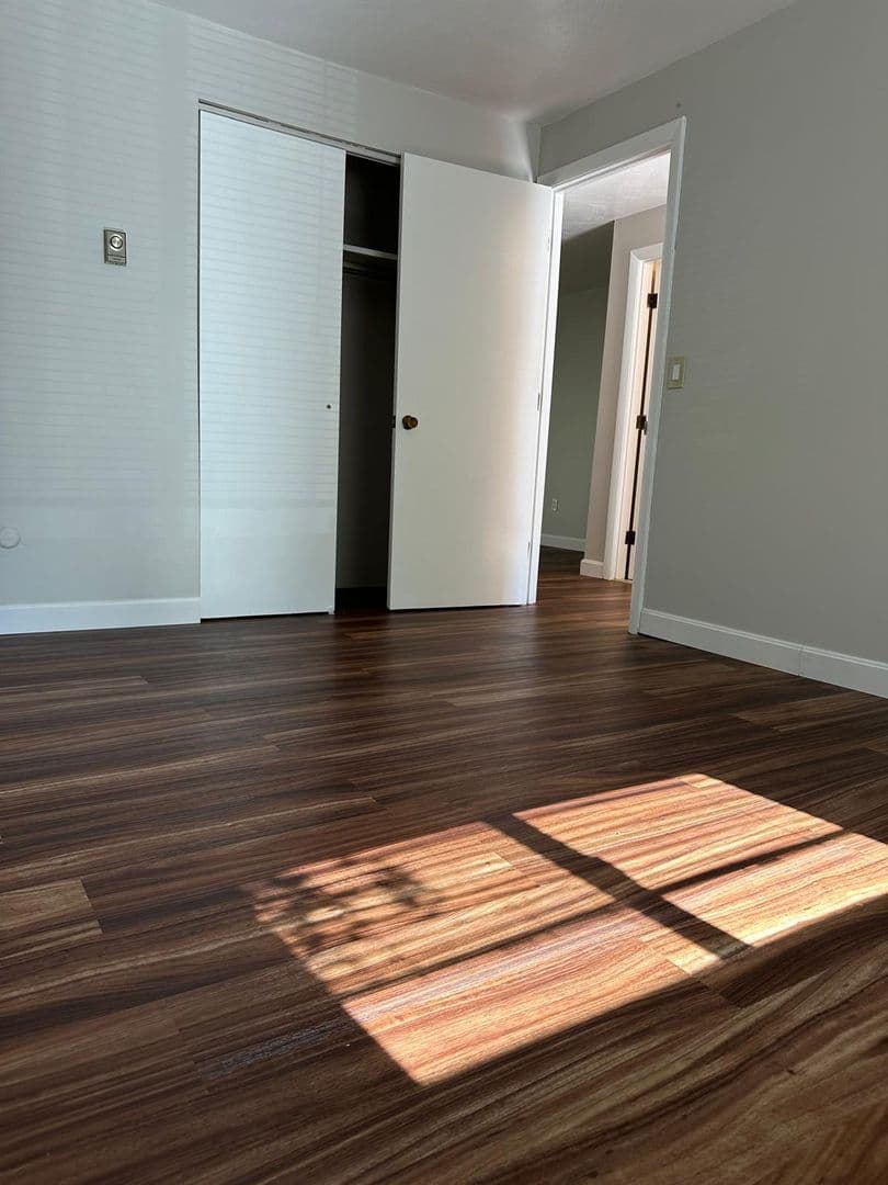 Leicester Apartment: 5 Town Beach Road