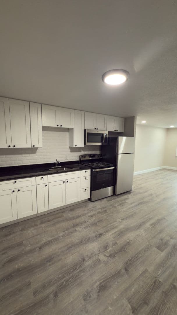 Gardner Apartment: 90 Ridgewood Lane