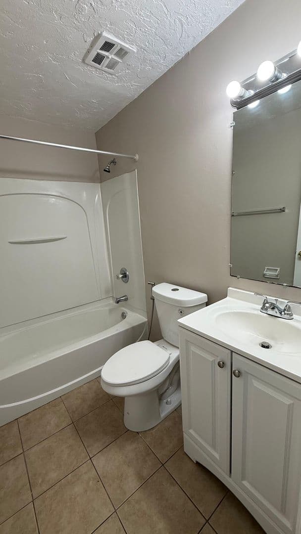 Worcester Apartment: 10 Henry Terrace