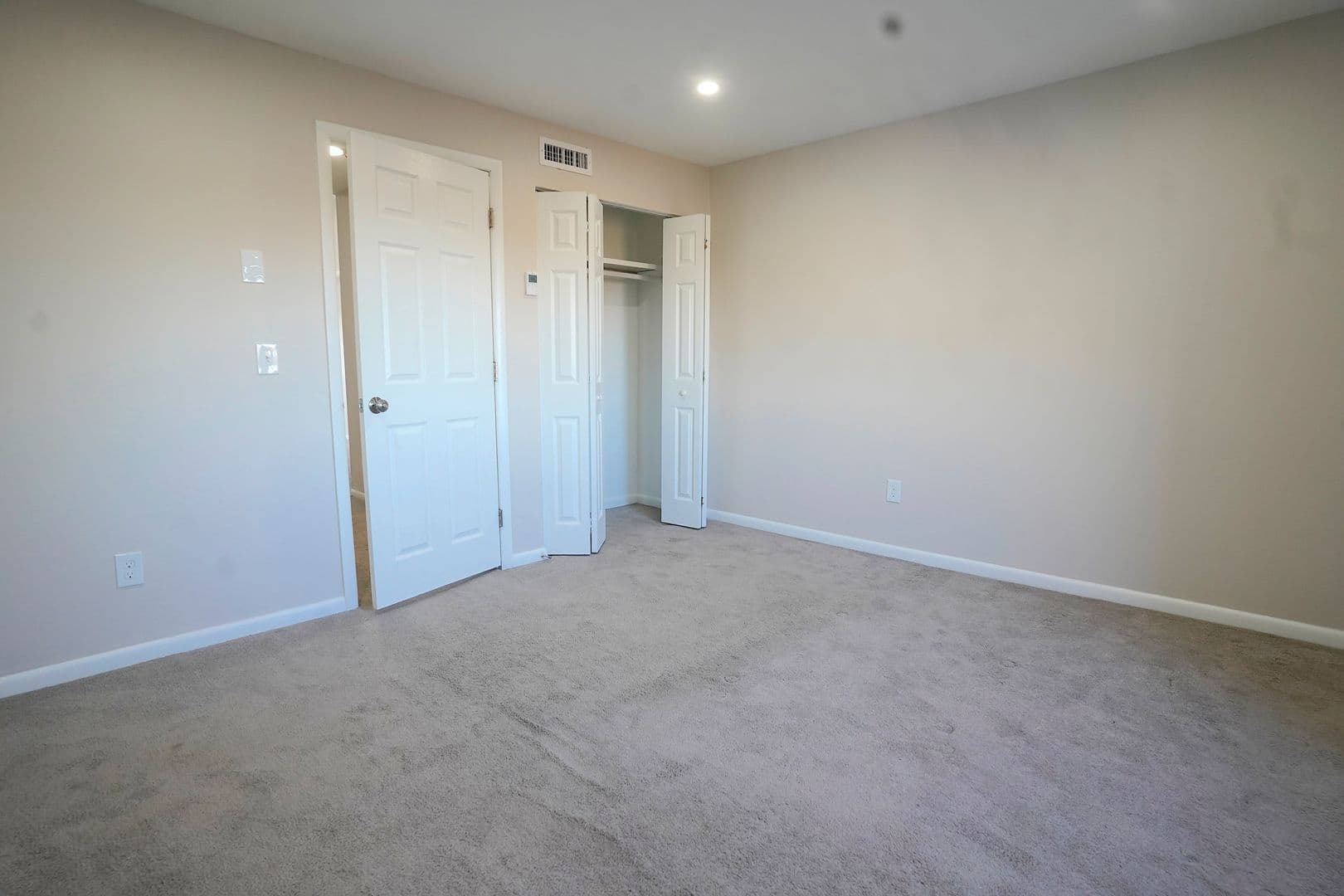 Quincy Apartment: 1020 Southern Artery