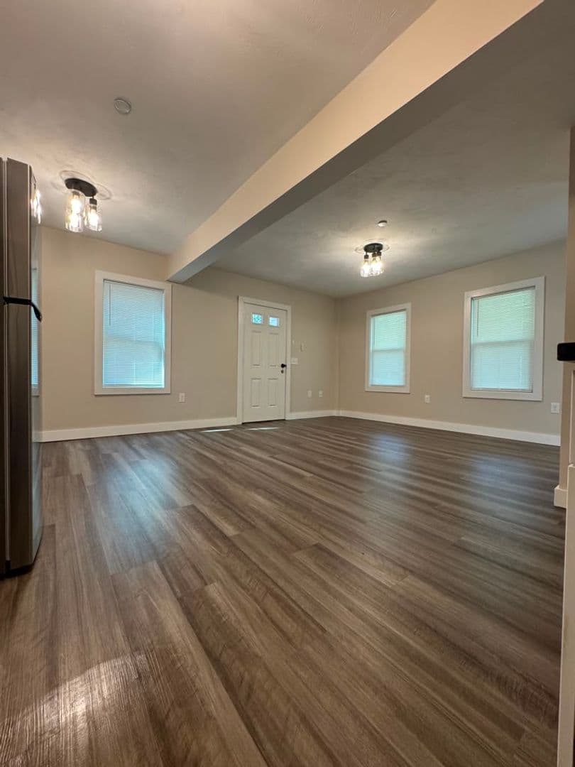 Lancaster Apartment: 211 South Main Street